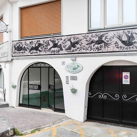 Palazzo Pinto 2 לינה וארוחת בוקר
