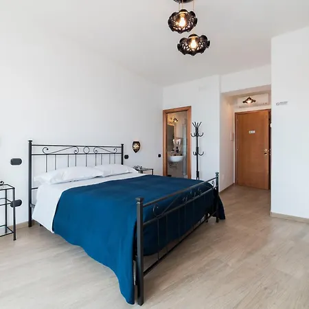 לינה וארוחת בוקר Palazzo Pinto 2 4*
