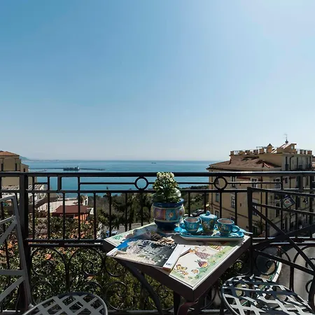 Bed & Breakfast Palazzo Pinto 2 2*