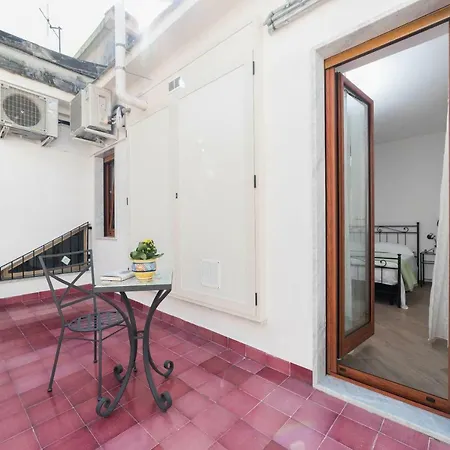 Palazzo Pinto 2 לינה וארוחת בוקר