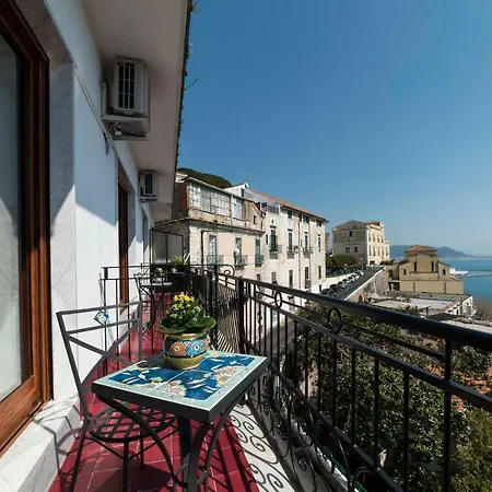 Palazzo Pinto 2 4*